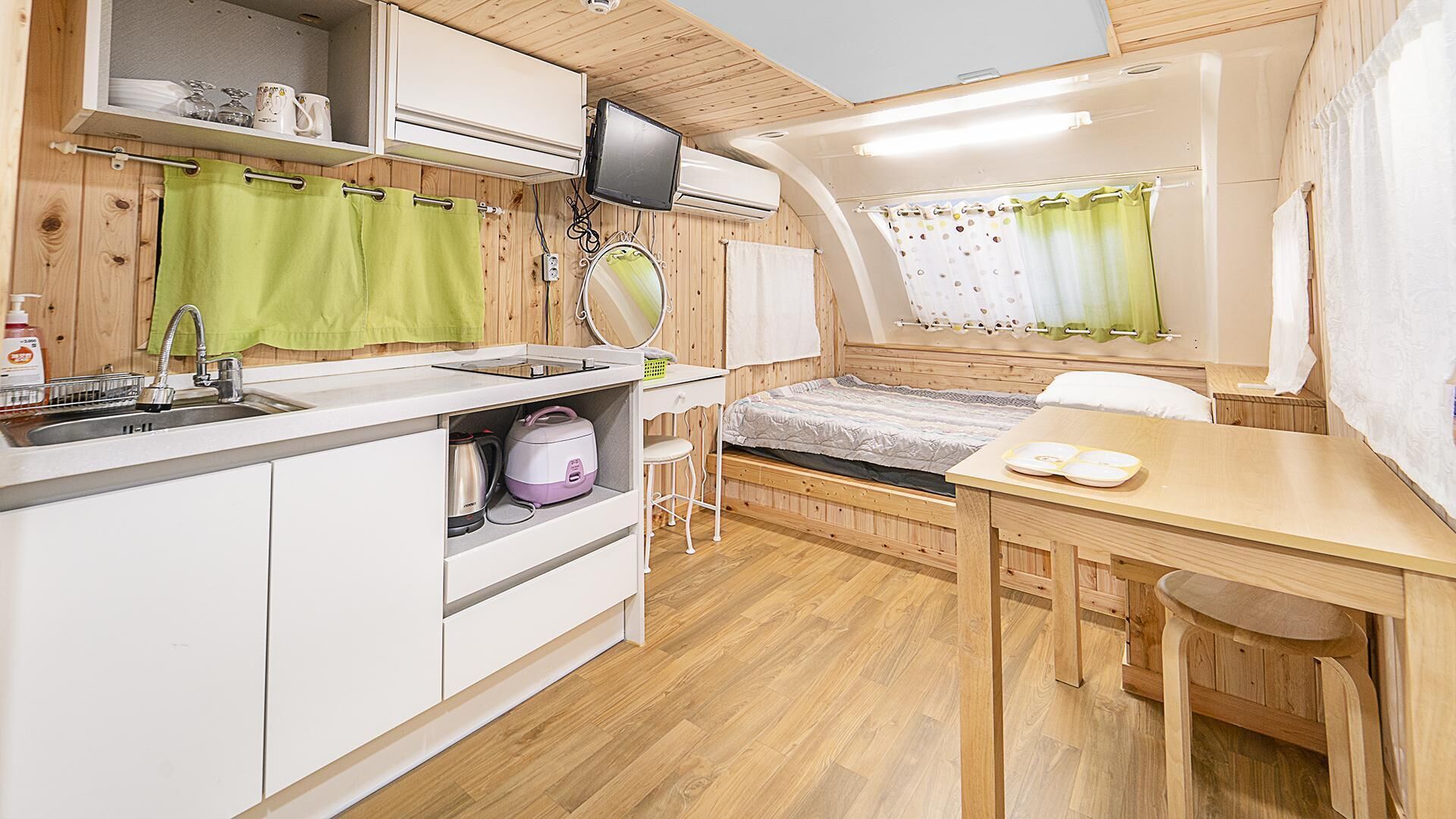 Chuncheon Jayooinui Spacaravan