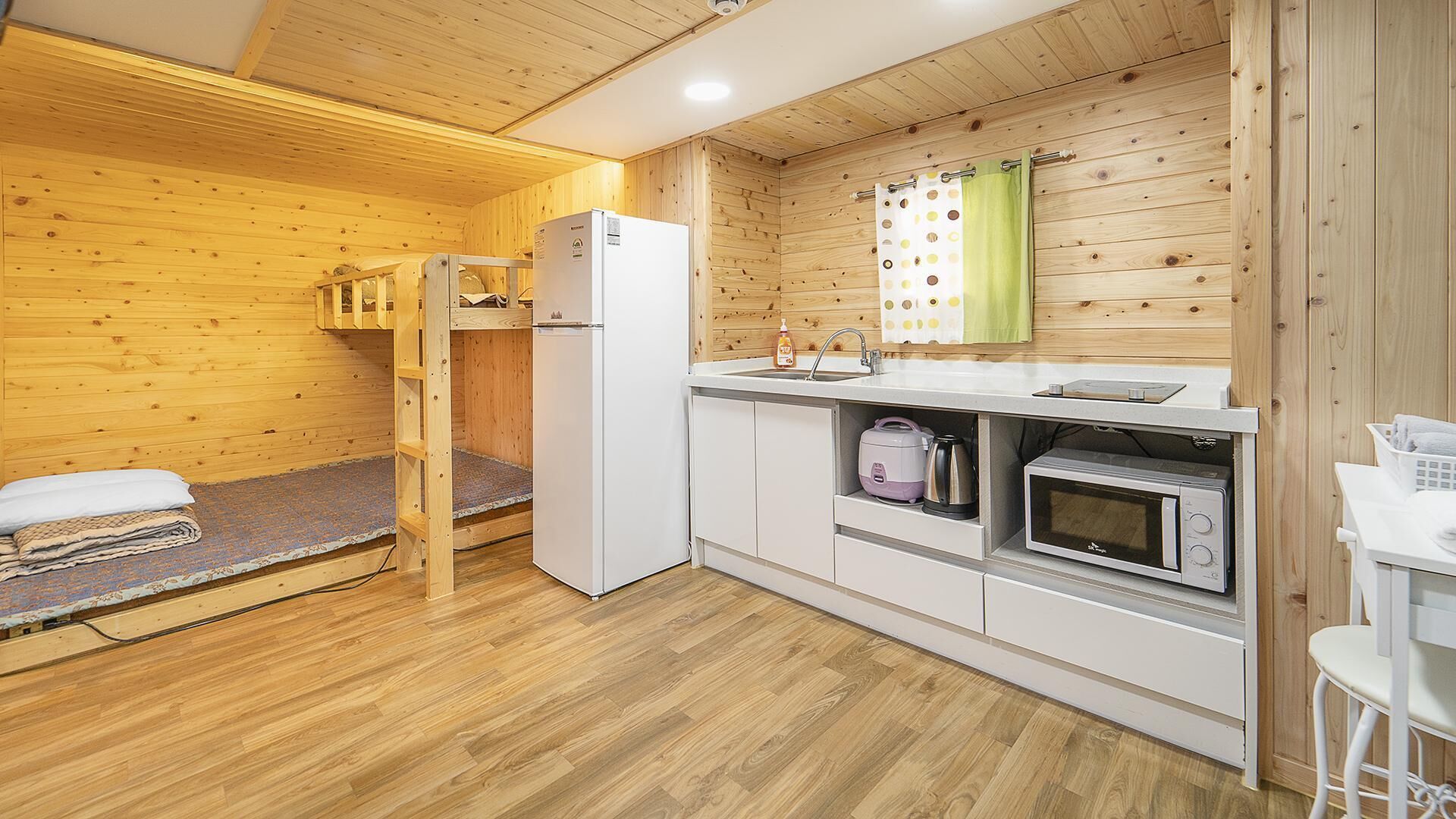 Chuncheon Jayooinui Spacaravan