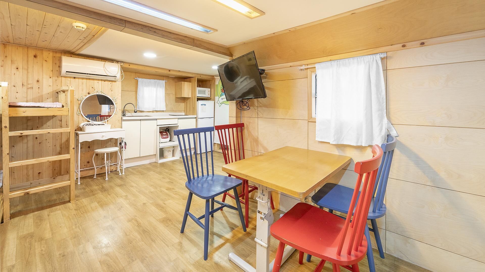 Chuncheon Jayooinui Spacaravan