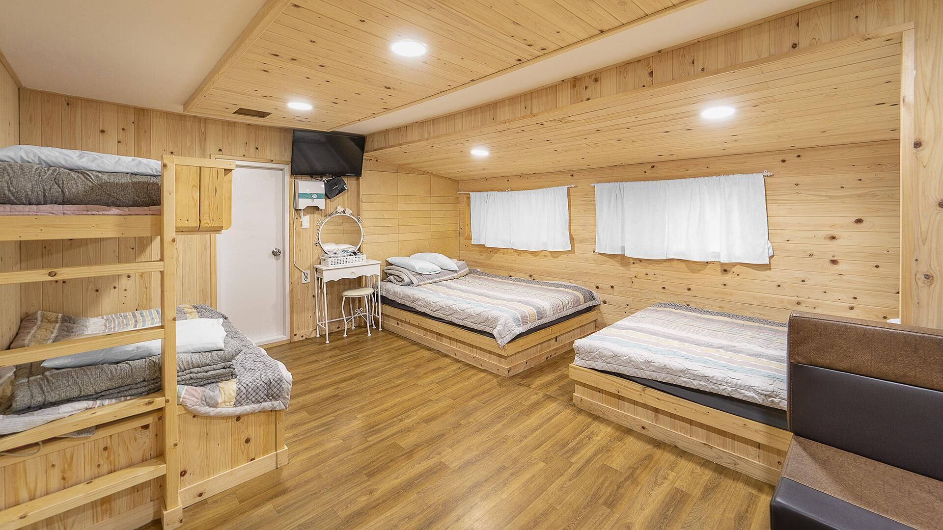 Chuncheon Jayooinui Spacaravan