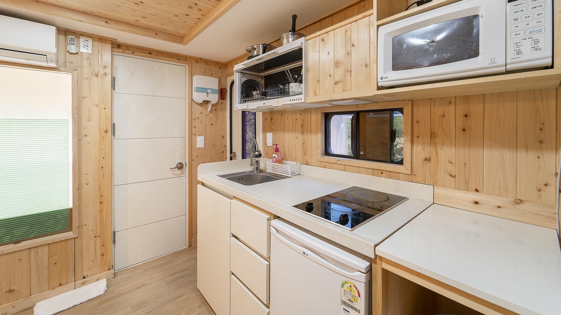 Chuncheon Jayooinui Spacaravan