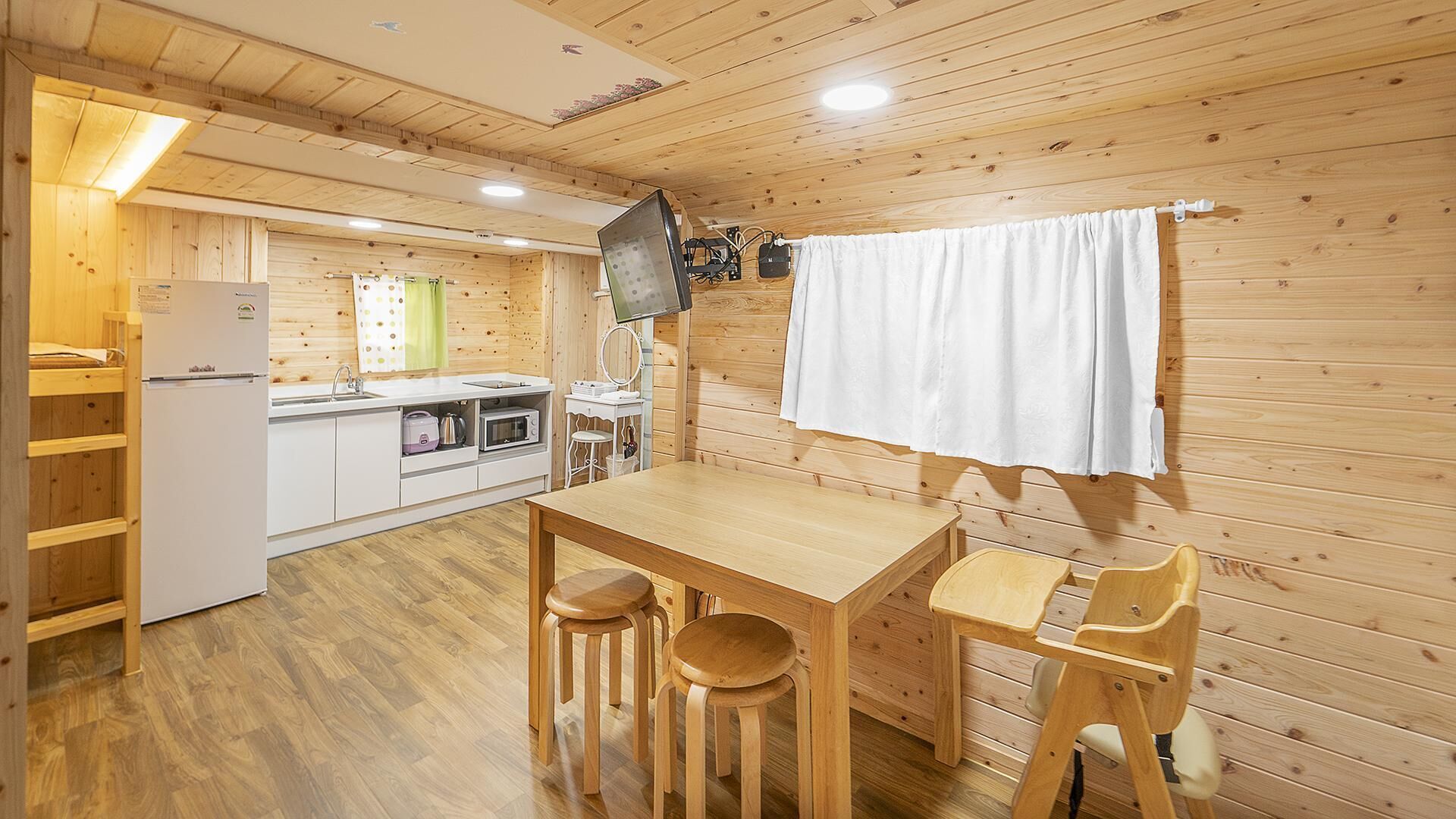 Chuncheon Jayooinui Spacaravan