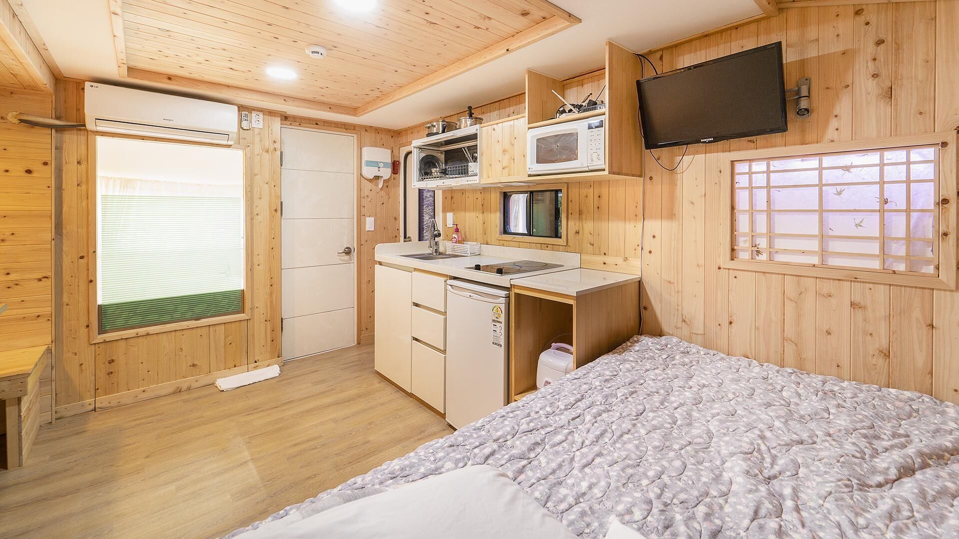 Chuncheon Jayooinui Spacaravan