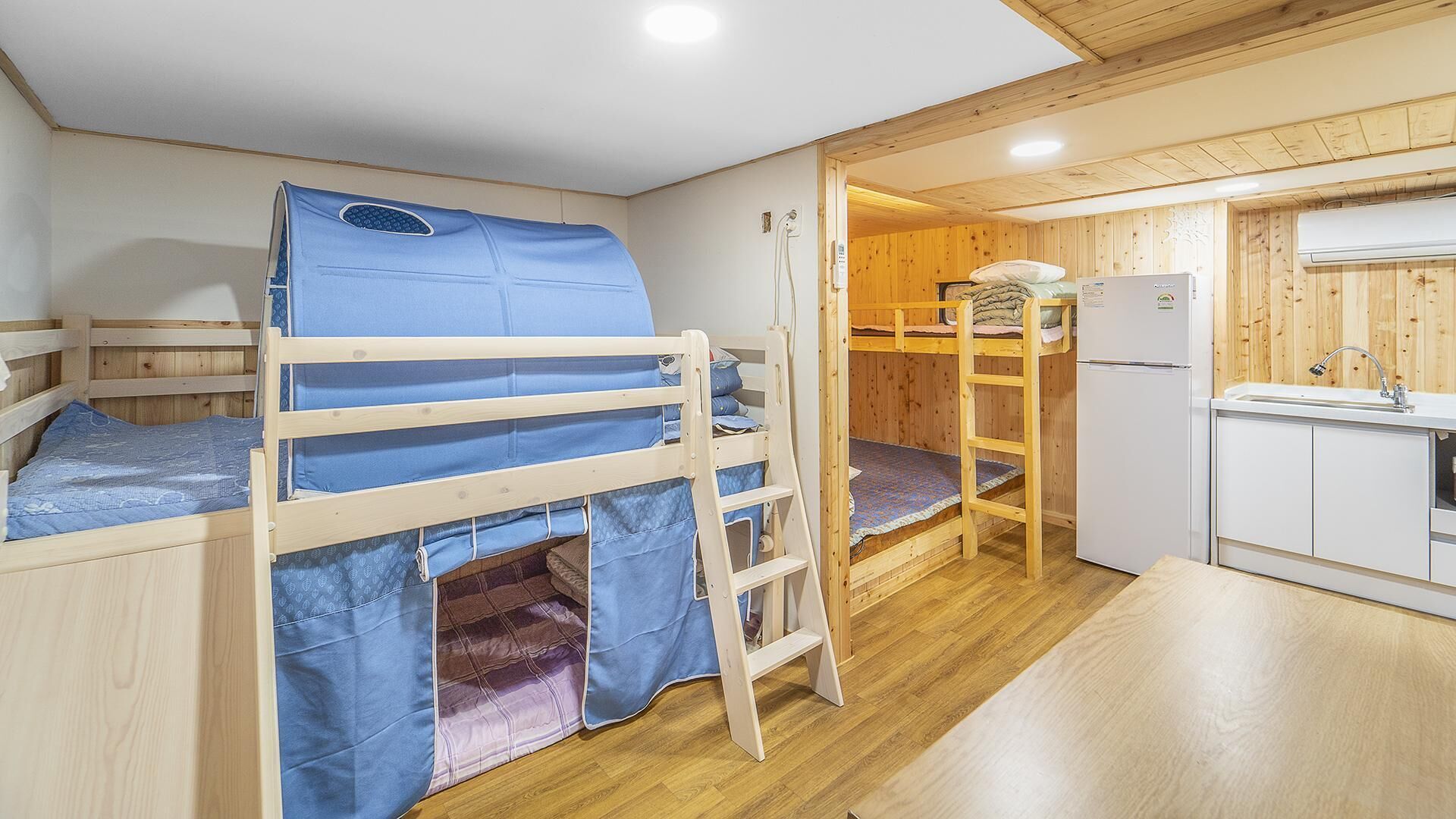Chuncheon Jayooinui Spacaravan
