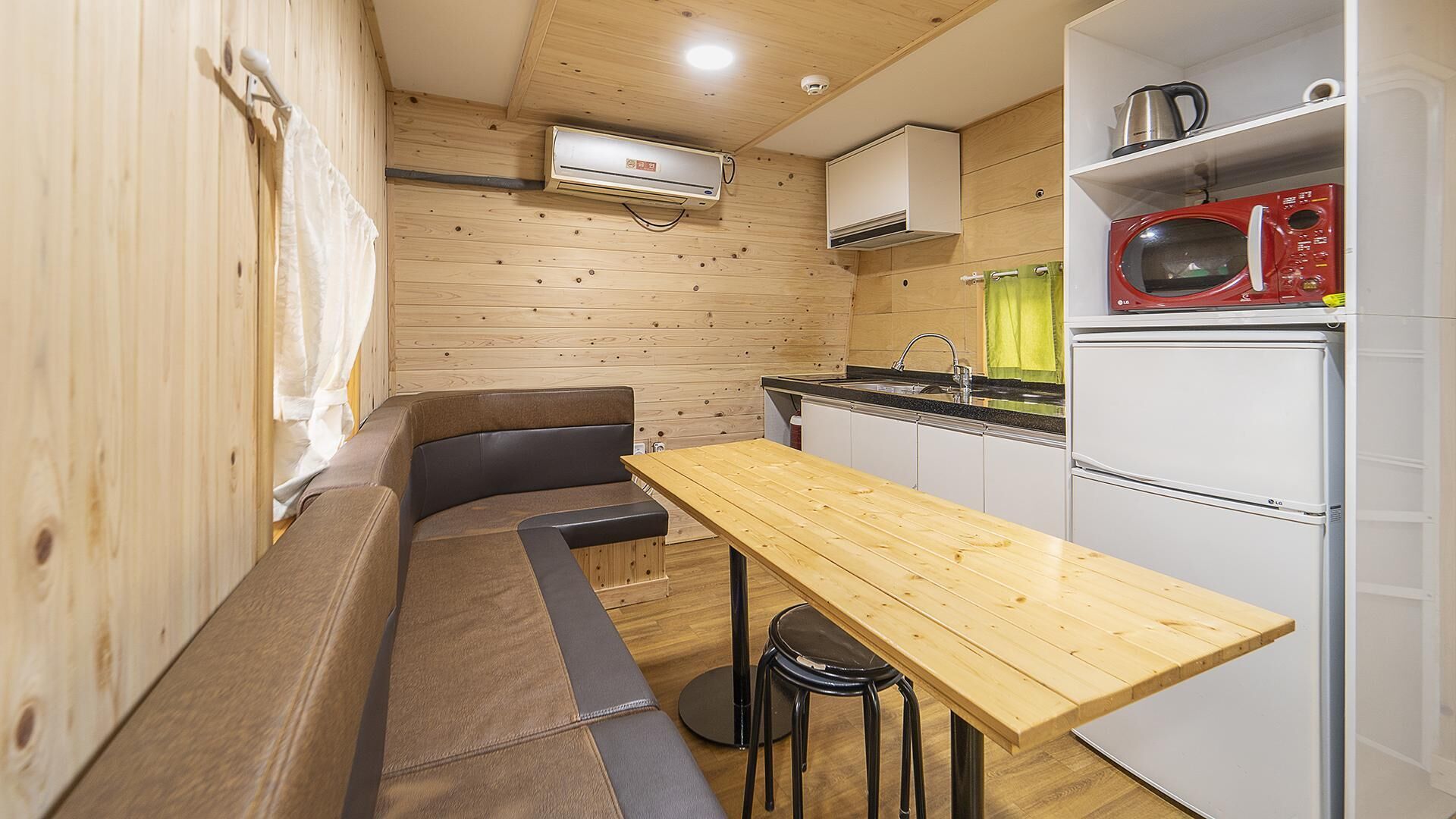 Chuncheon Jayooinui Spacaravan