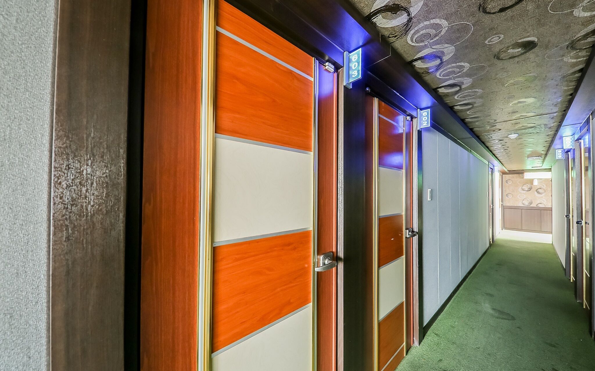 The Wall Hotel