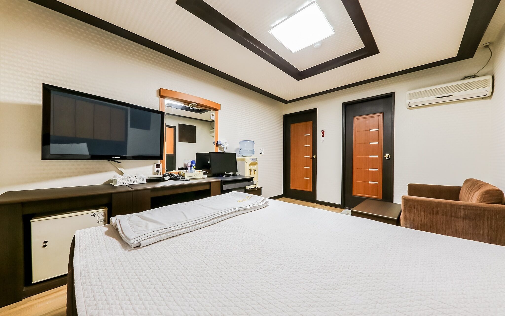 The Wall Hotel