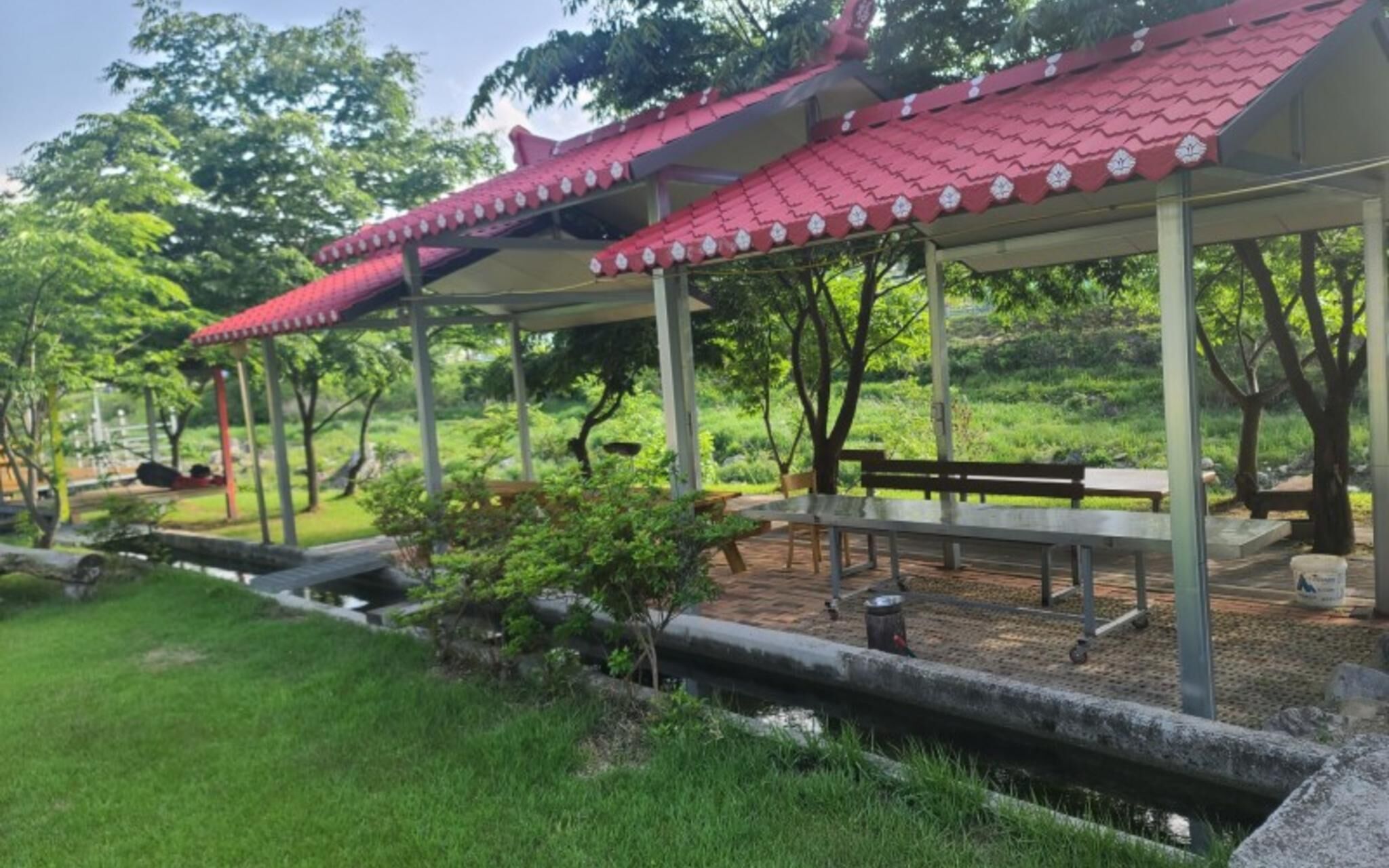 Muju Windmills and Streams Pension