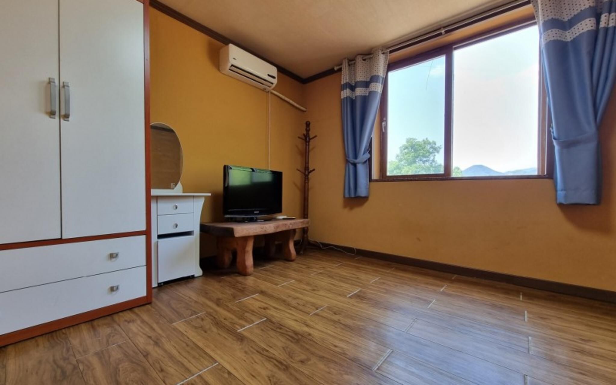Muju Windmills and Streams Pension