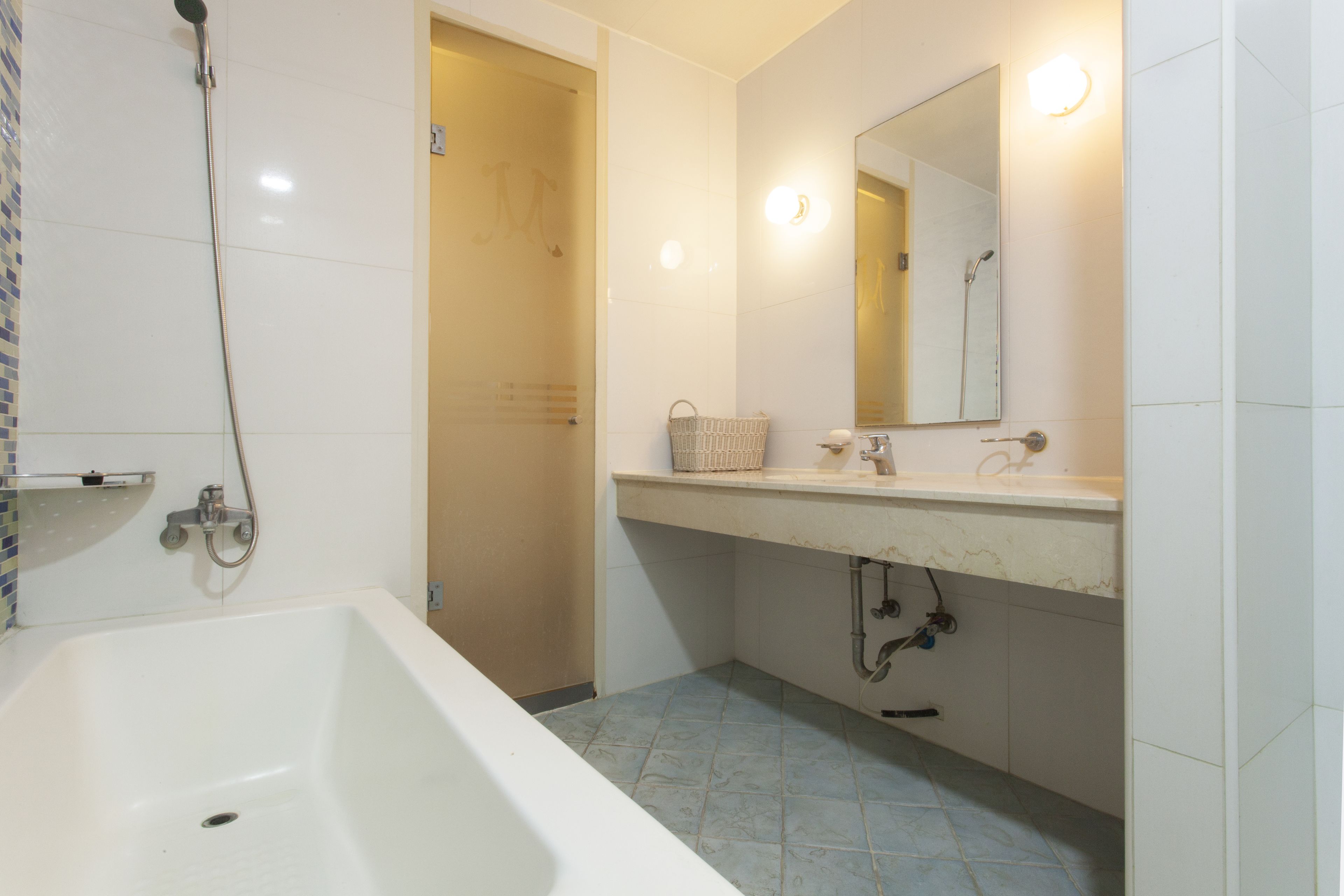 Mari Hotel