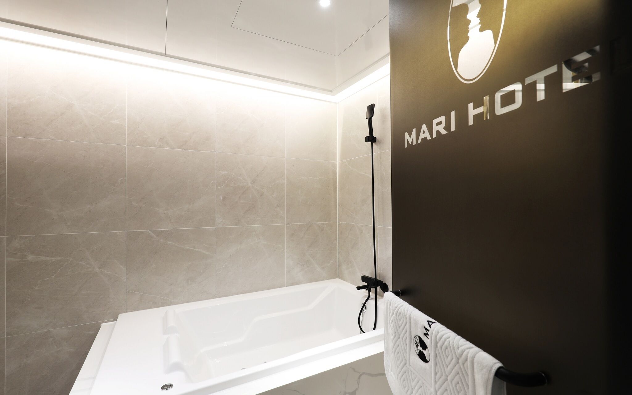 Mari Hotel