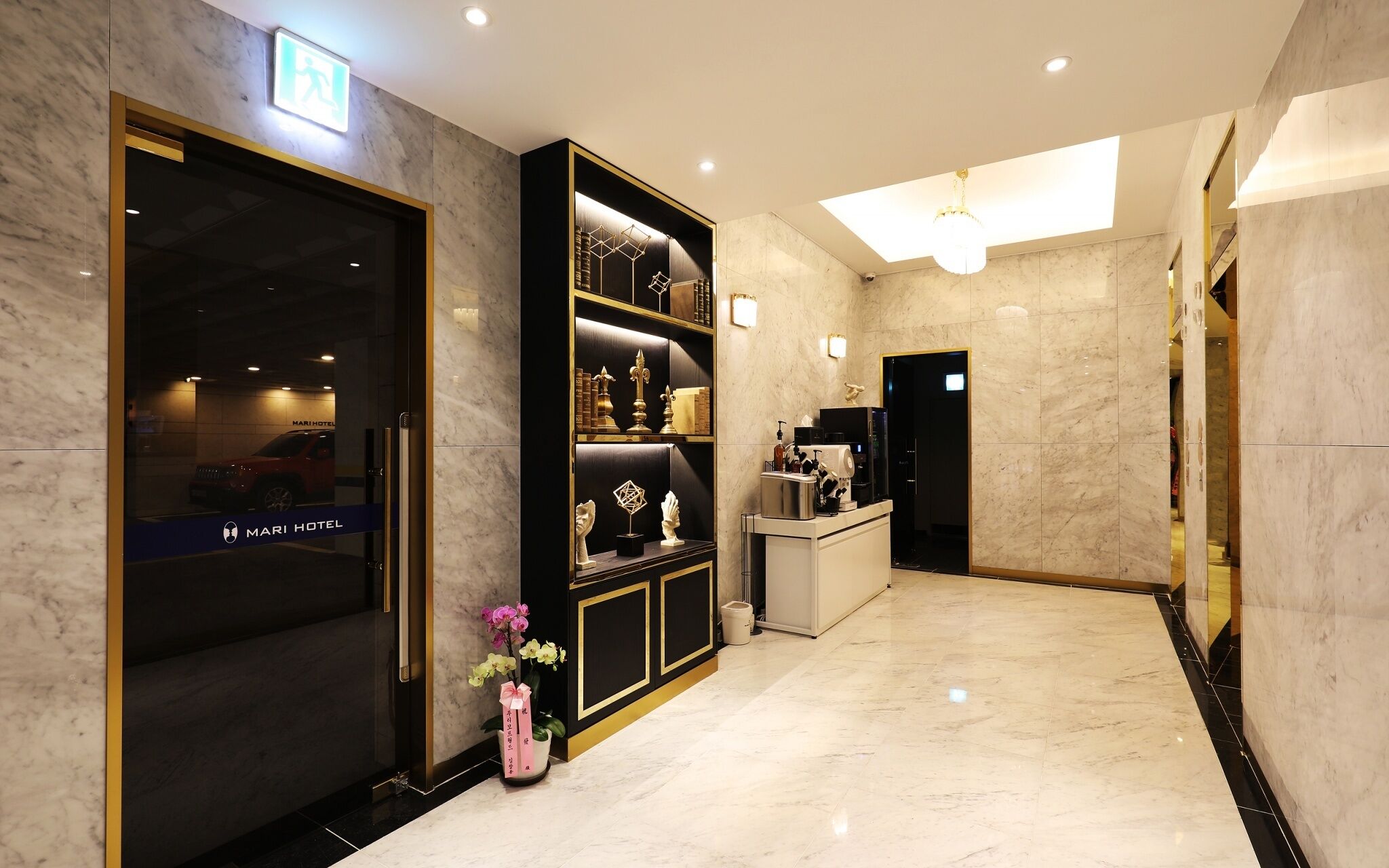 Mari Hotel