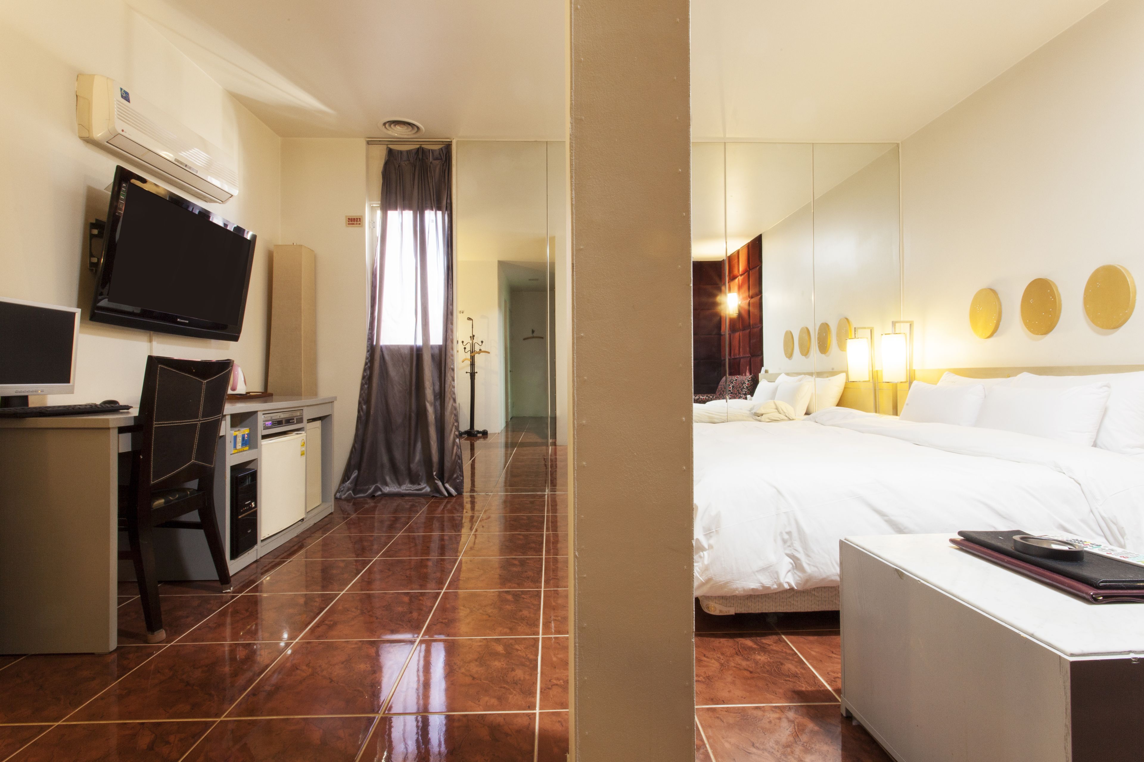 Mari Hotel