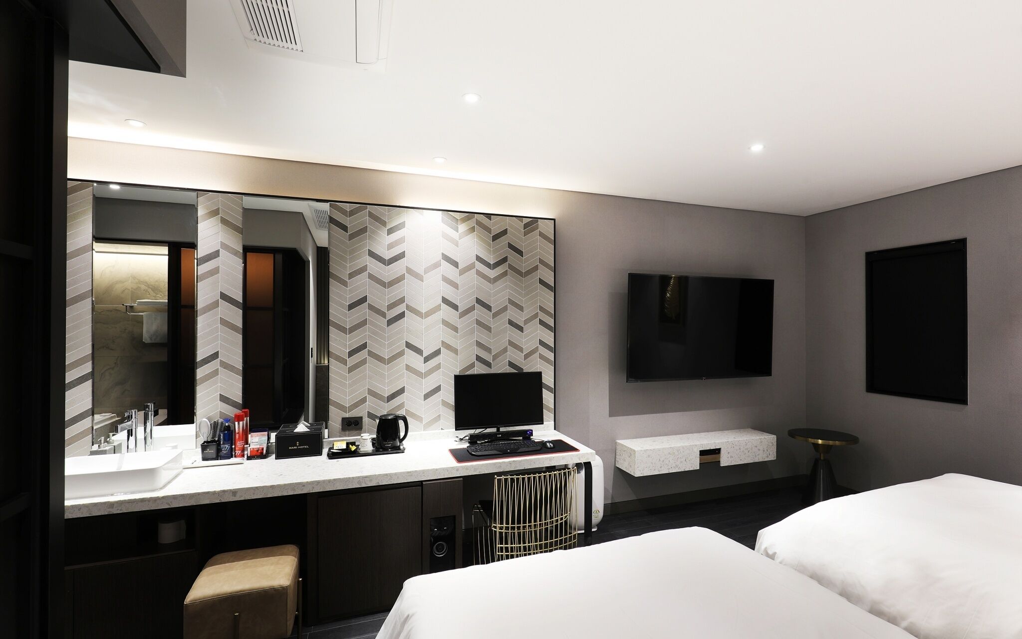 Mari Hotel