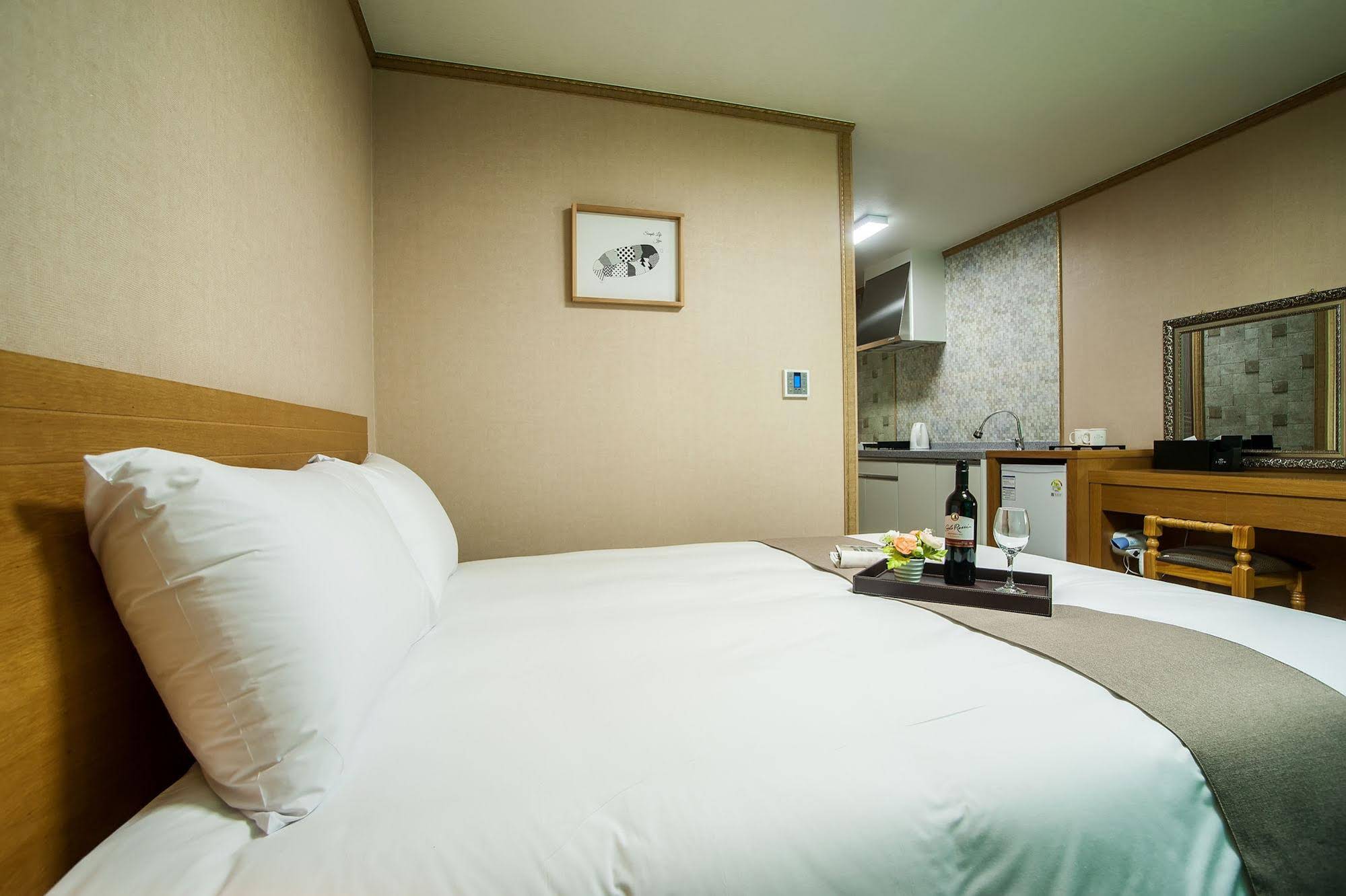 J.View Hotel