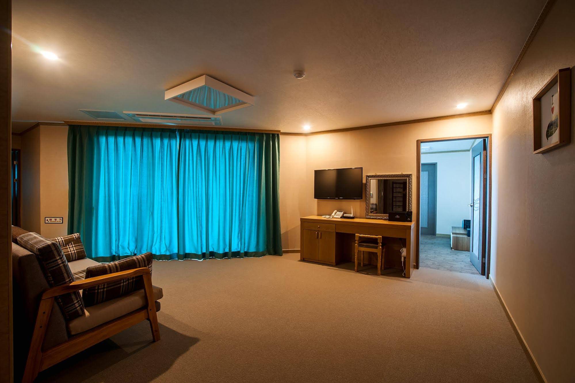 J.View Hotel