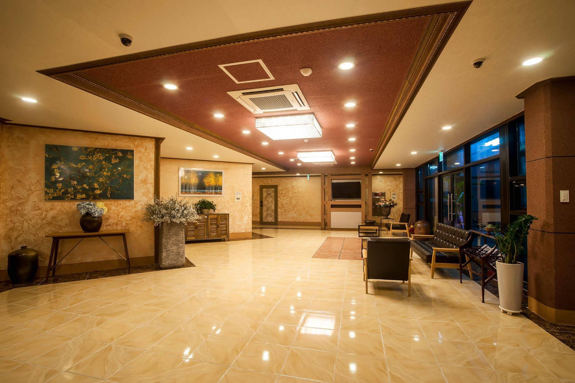 J.View Hotel