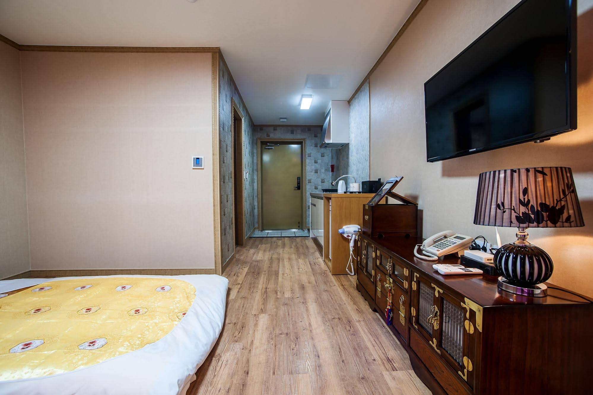 J.View Hotel