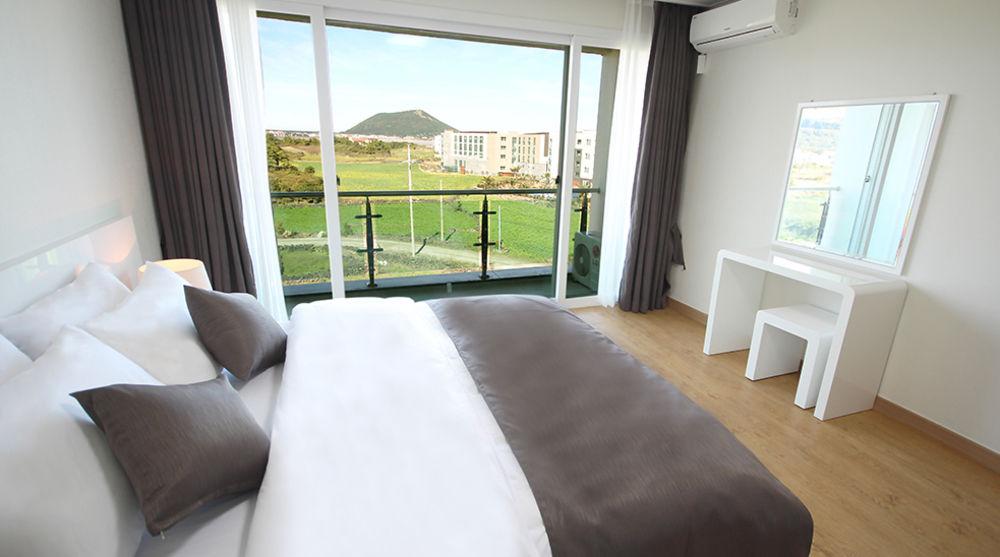 The Four Graces Resort