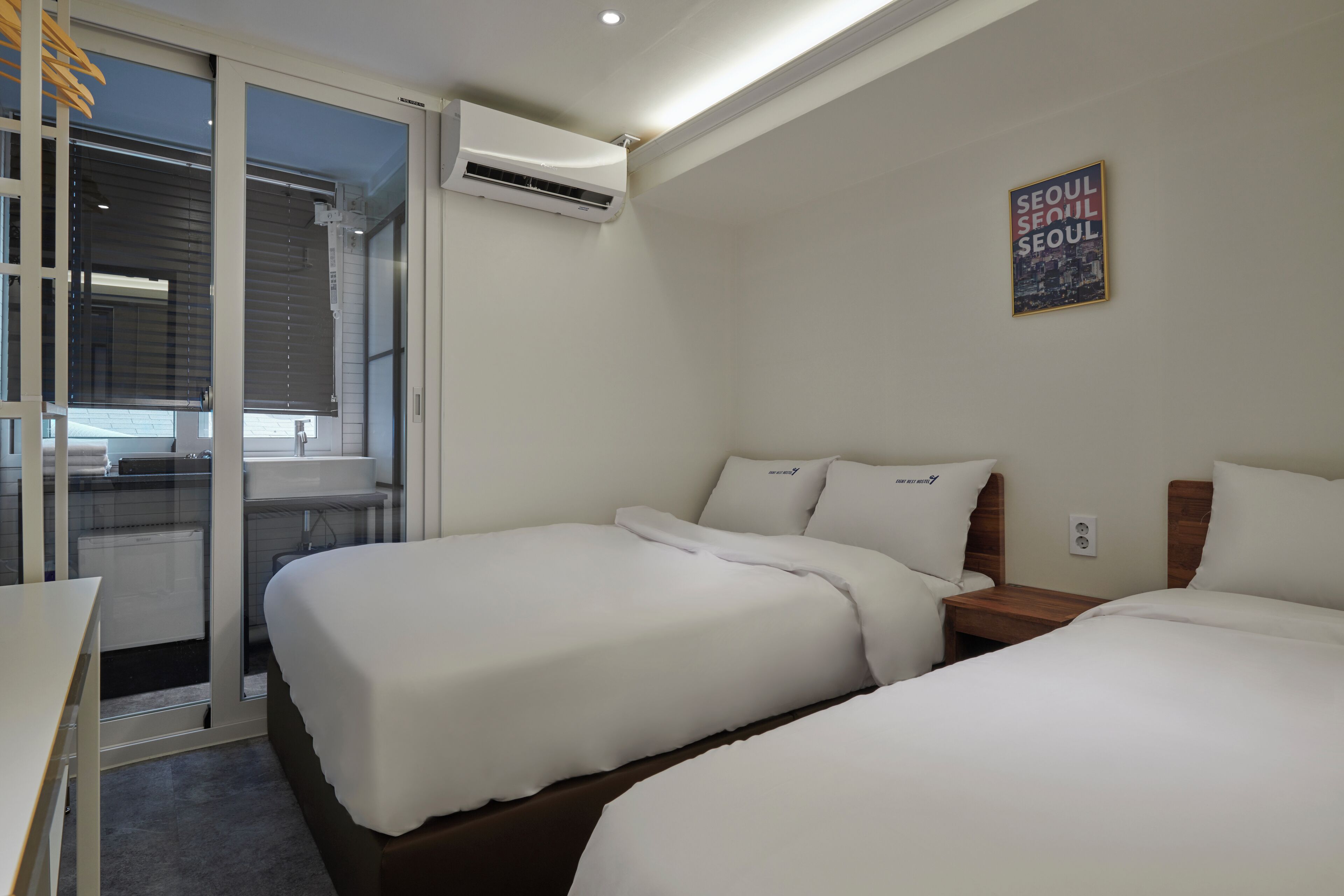 Eight Rest Hostel Myeong-Dong