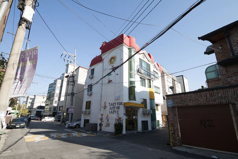 Hongdae Lazy Fox Hostel