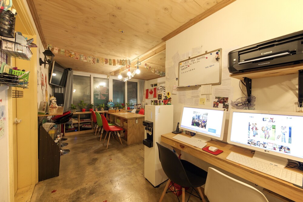 Hongdae Lazy Fox Hostel