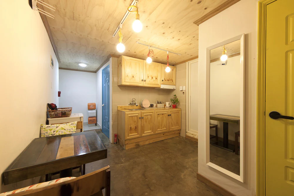 Hongdae Lazy Fox Hostel