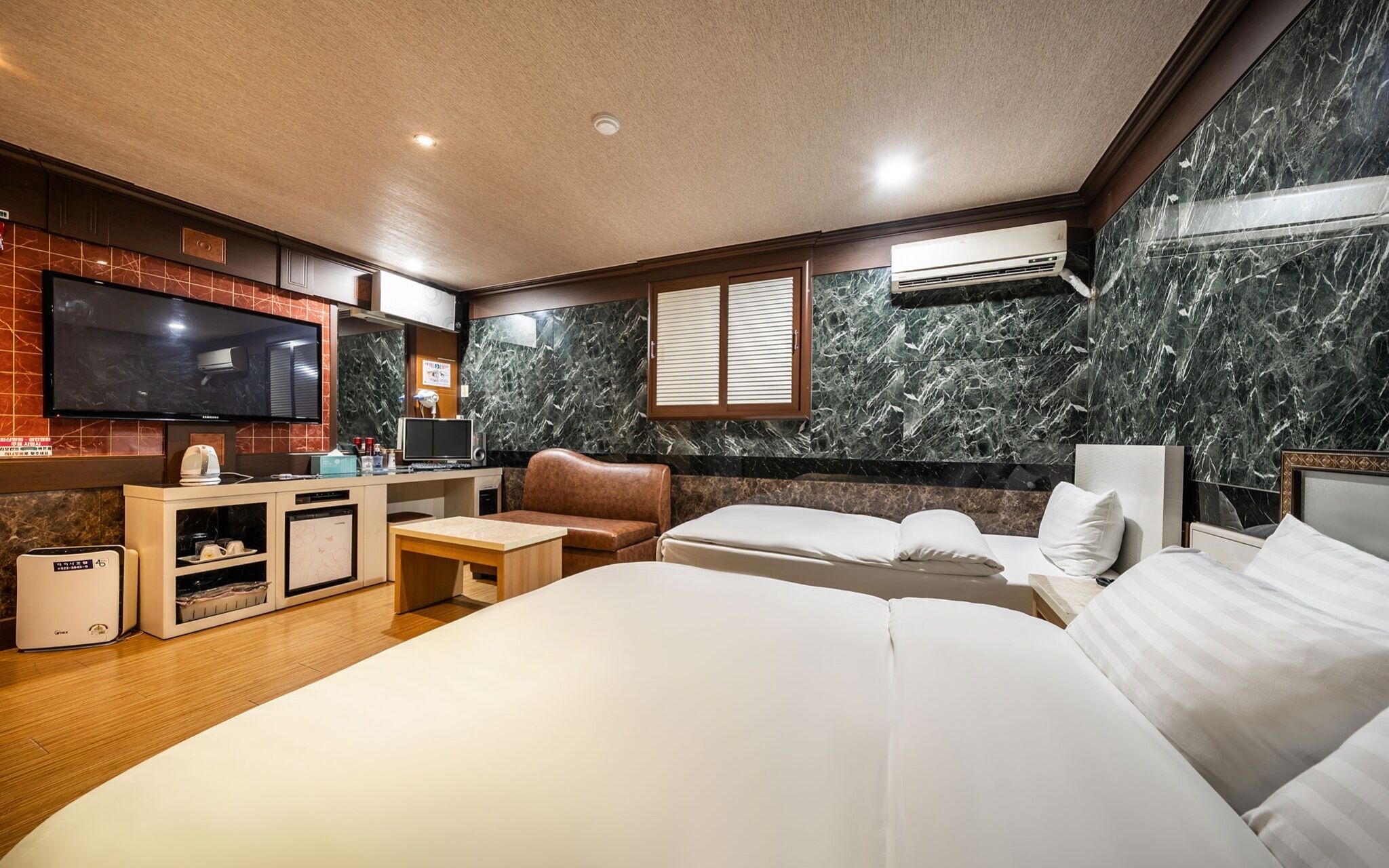 Sadang Charis Hotel