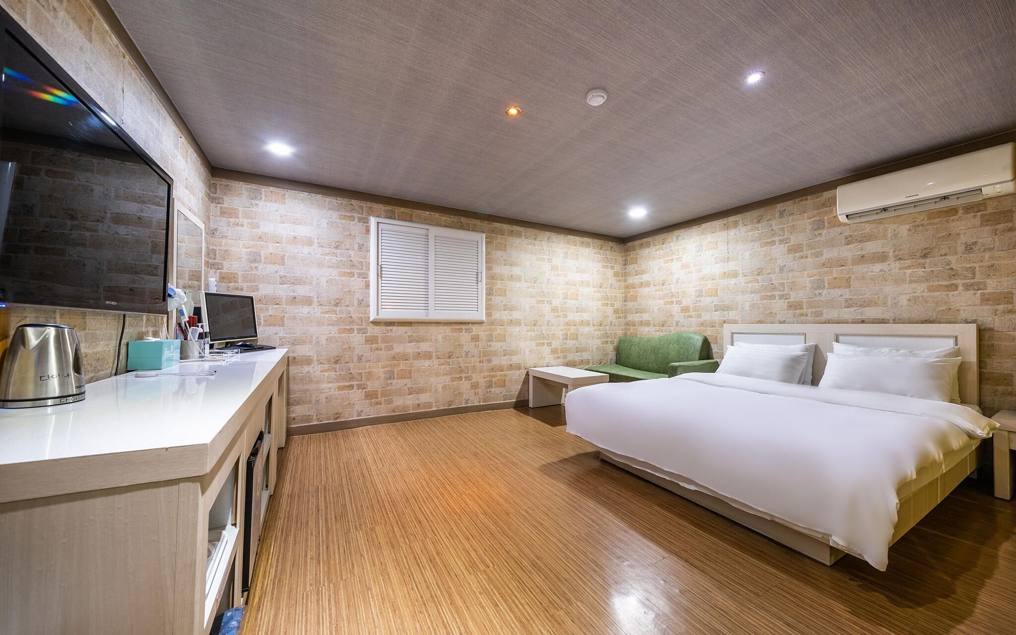 Sadang Charis Hotel