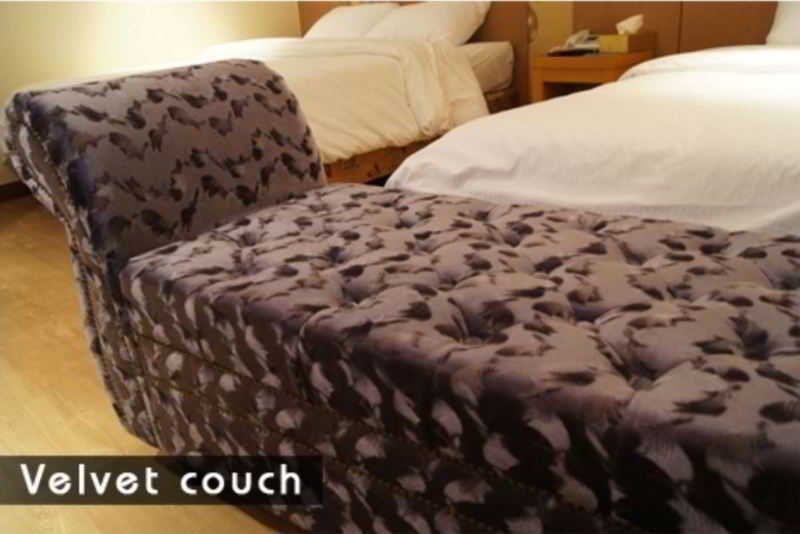 Two Be In Tourist Hotel
