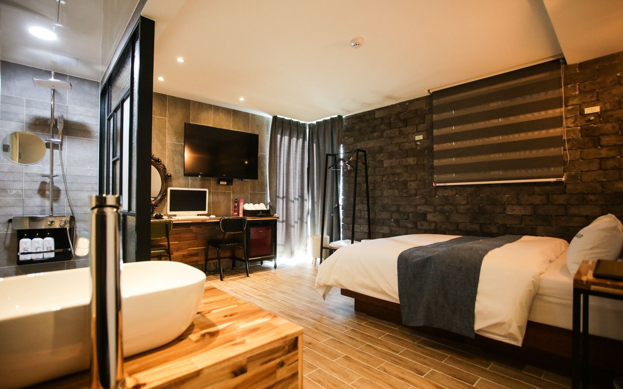 Yongin Hotel Wow