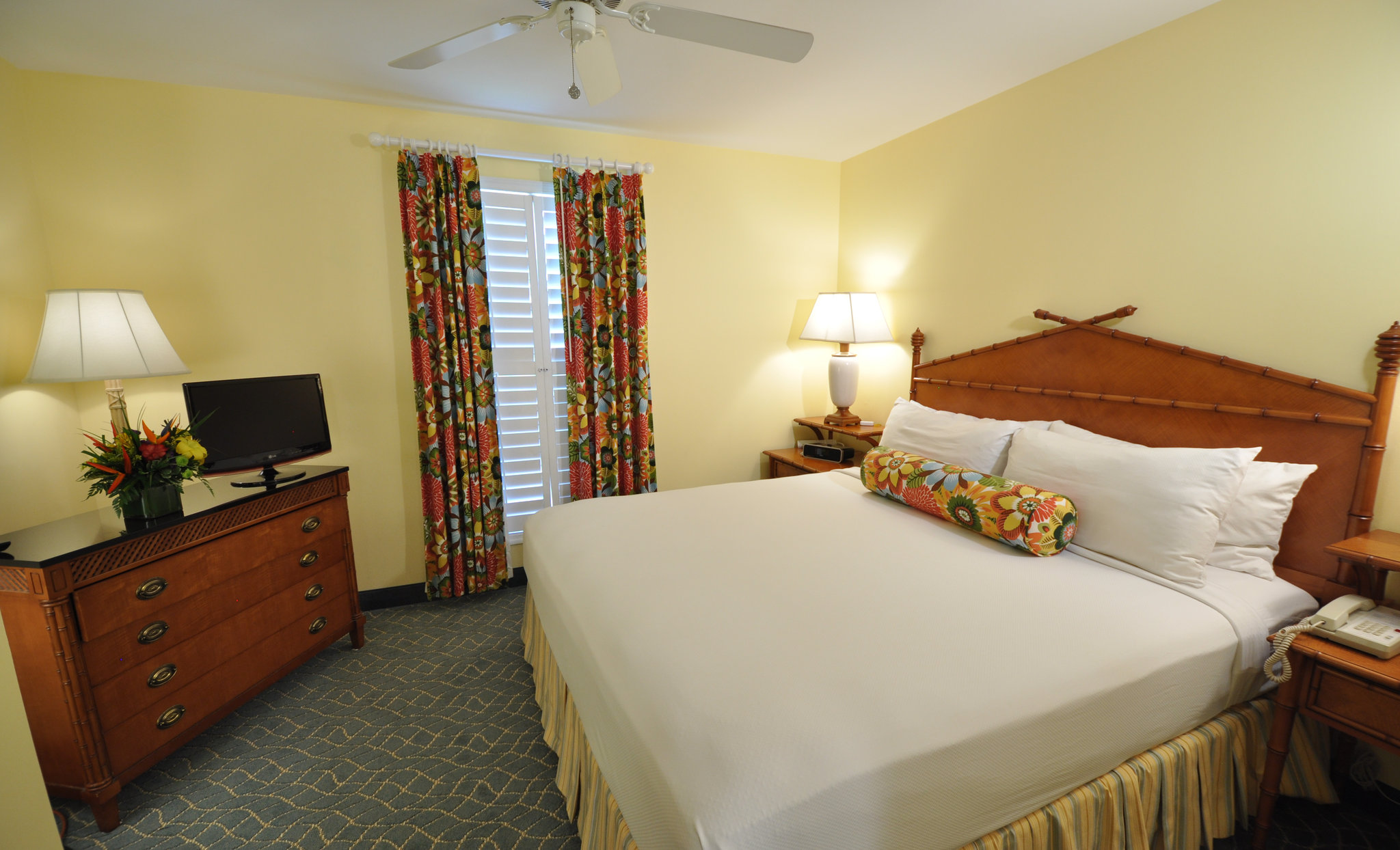 Sunshine Suites Grand Cayman Island Resort