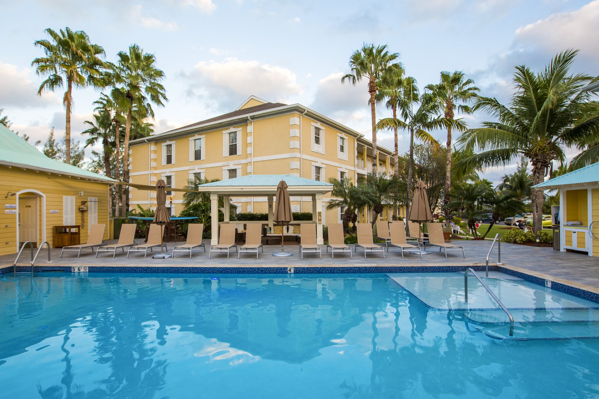 Sunshine Suites Grand Cayman Island Resort