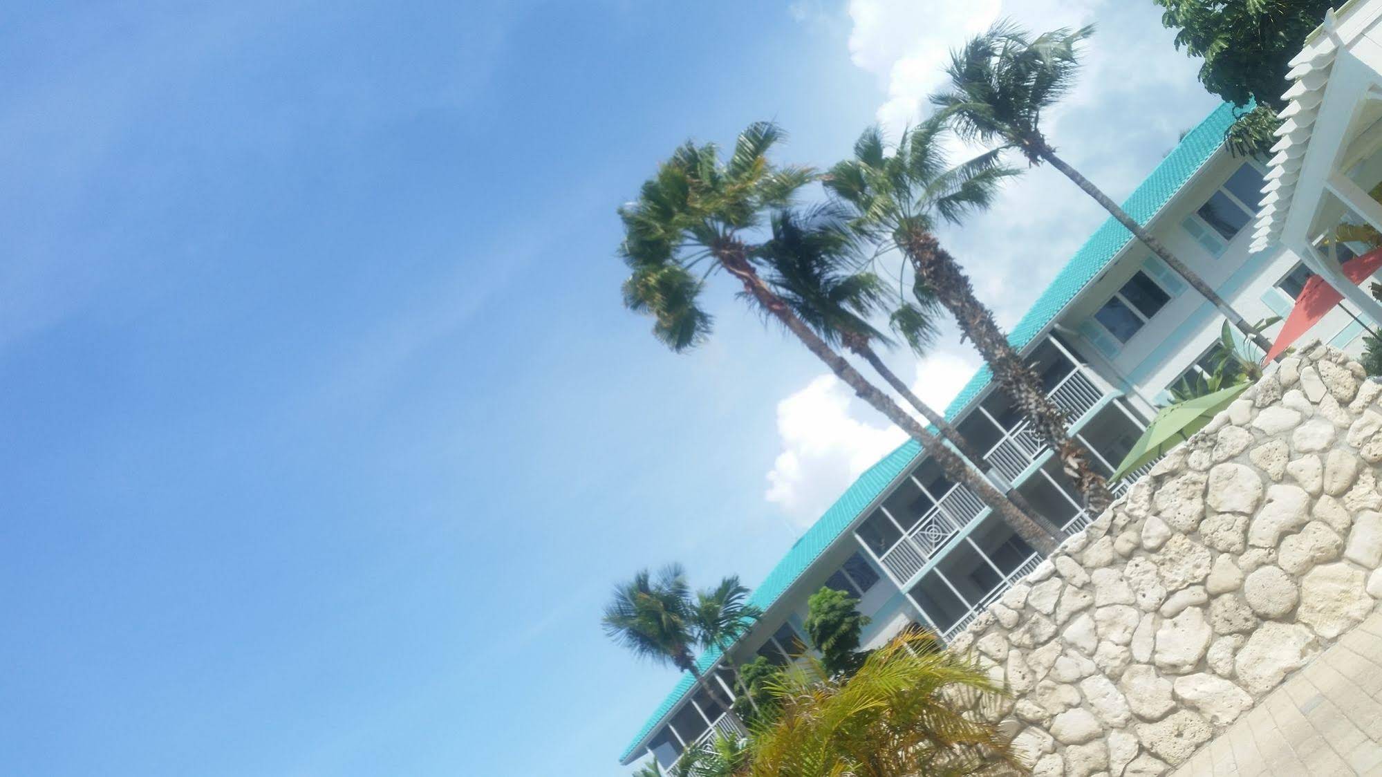 7 Mile Beach Resort & Club