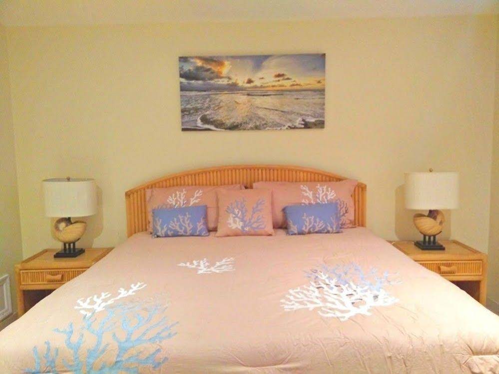 7 Mile Beach Resort & Club