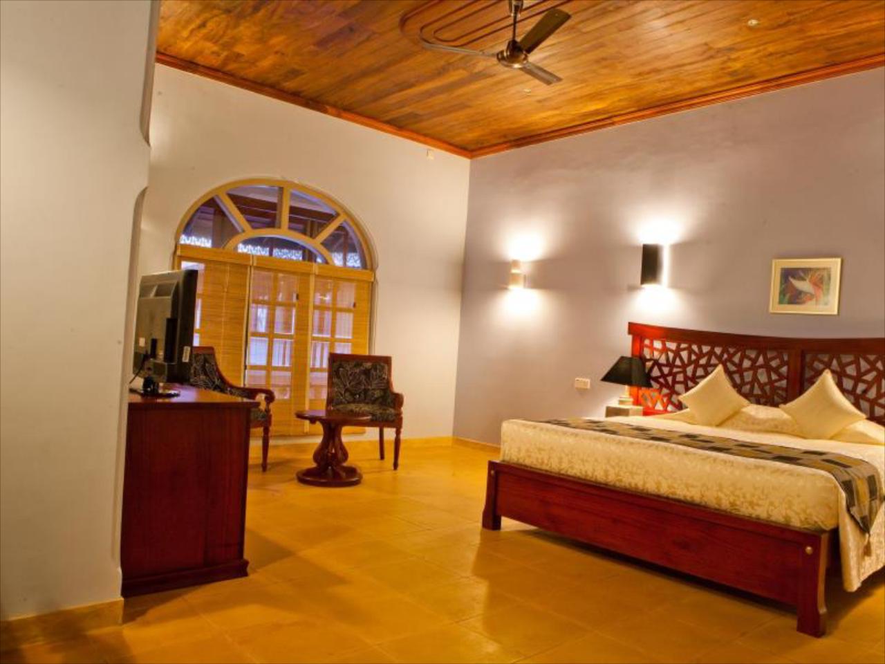 Lagoon Beach Villa