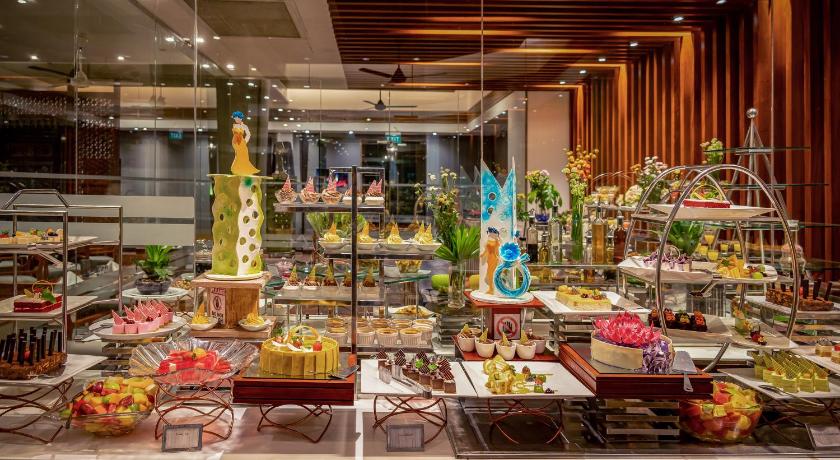 Royal Palms Beach Hotel