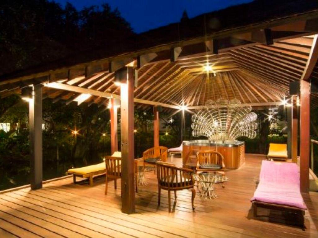 Royal Palms Beach Hotel