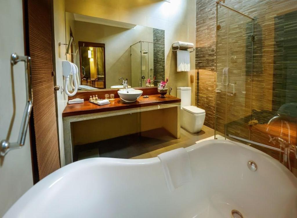 Royal Palms Beach Hotel