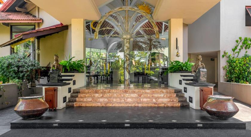 Royal Palms Beach Hotel