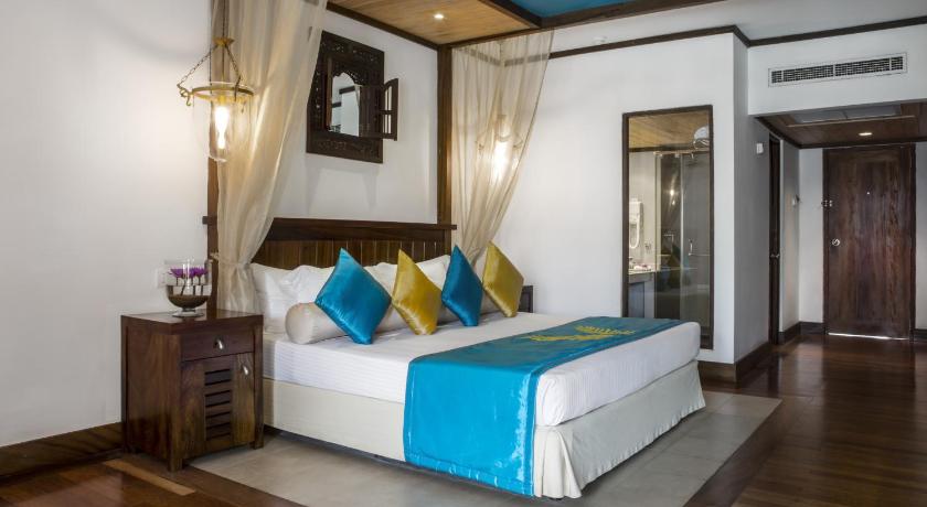 Royal Palms Beach Hotel