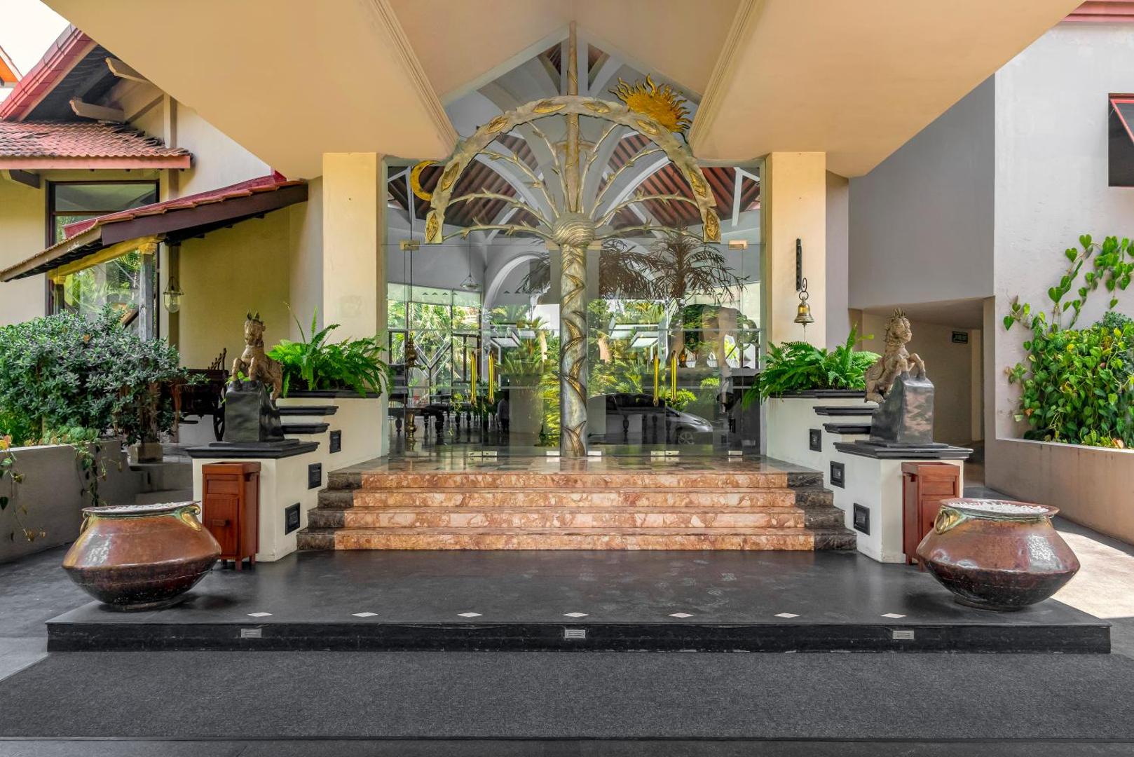 Royal Palms Beach Hotel