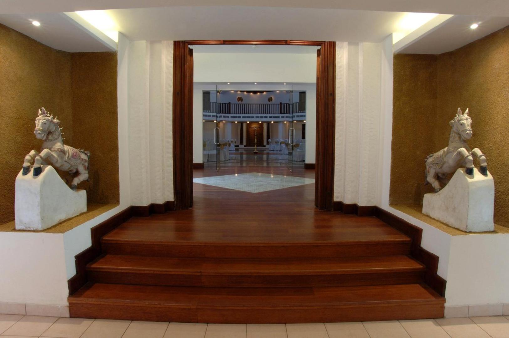 Royal Palms Beach Hotel