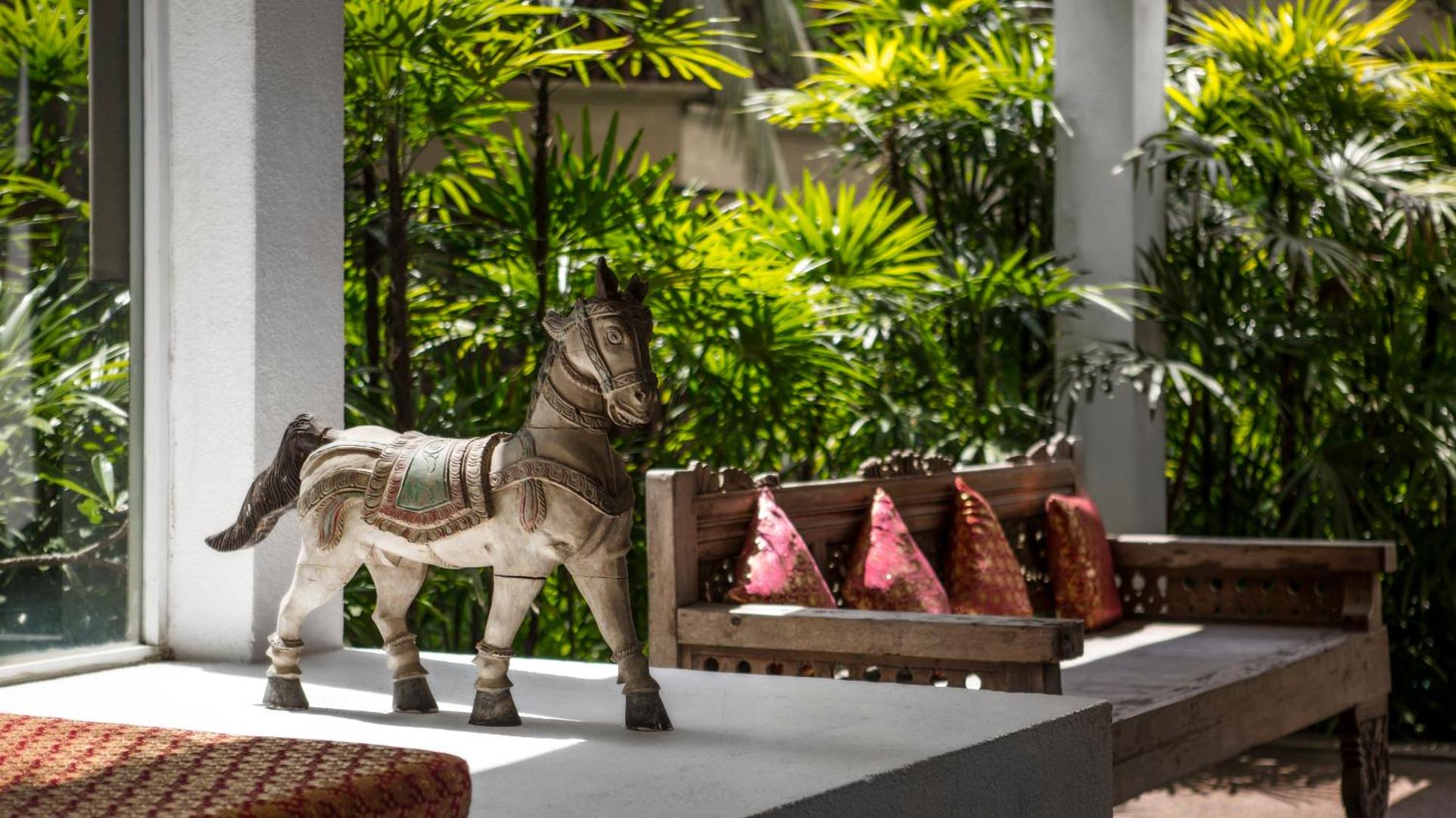 Royal Palms Beach Hotel