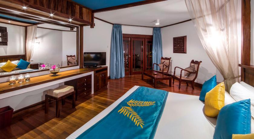 Royal Palms Beach Hotel