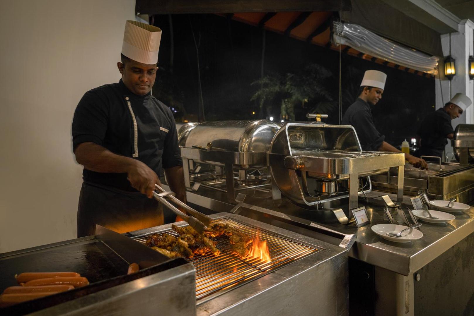 Royal Palms Beach Hotel