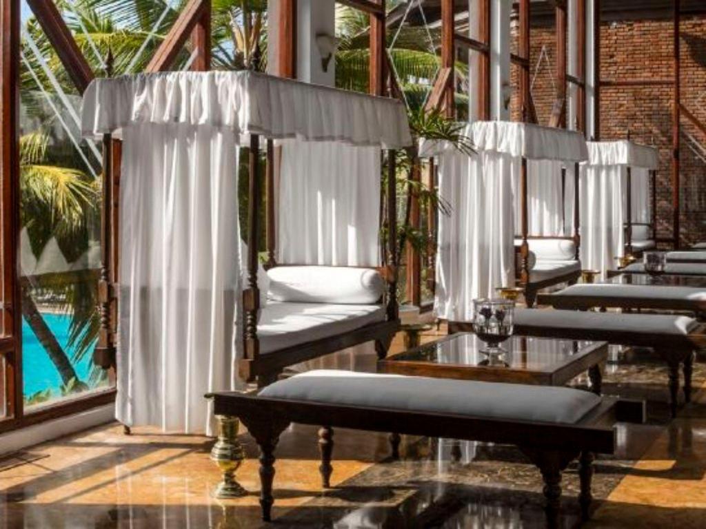 Royal Palms Beach Hotel