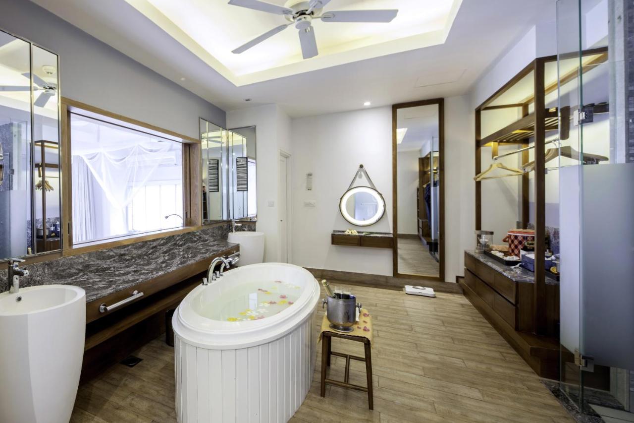 Centara Grand Island Resort & Spa Maldives All Inclusive