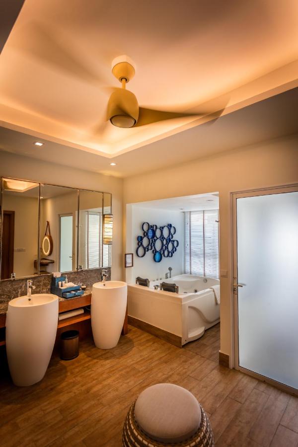 Centara Grand Island Resort & Spa Maldives All Inclusive