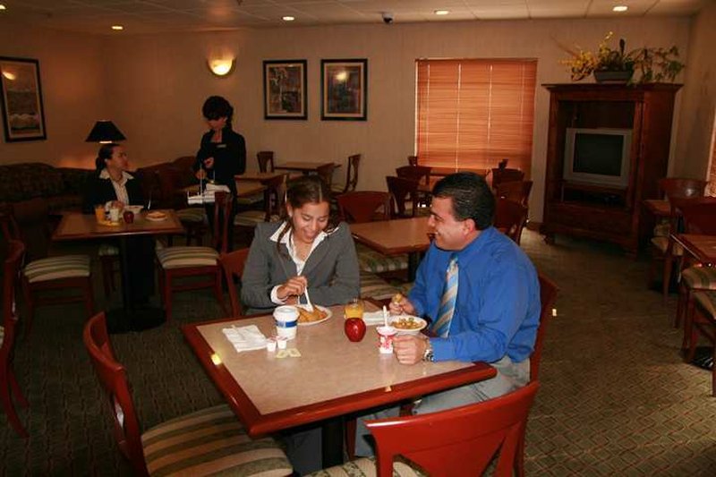 Holiday Inn Express Saltillo Zona Aeropuerto